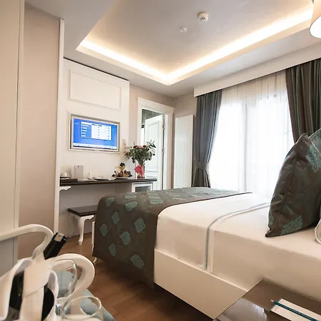 安图萨潘丽思spa酒店 4*