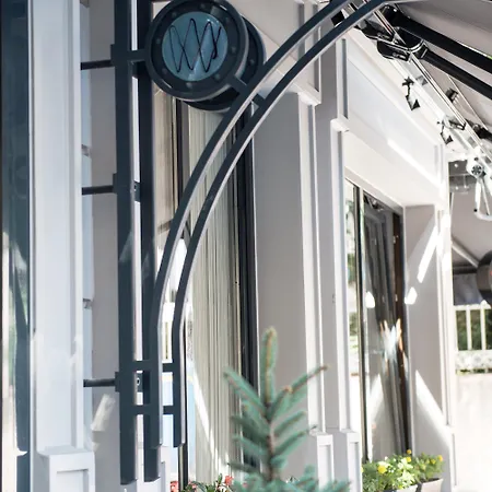 安图萨潘丽思spa酒店 酒店 4*