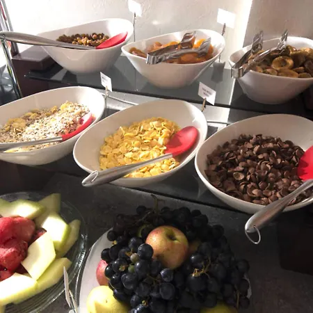 安图萨潘丽思spa酒店 4*