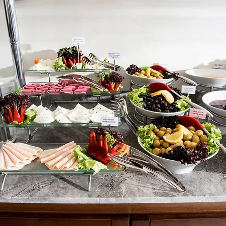 安图萨潘丽思spa酒店