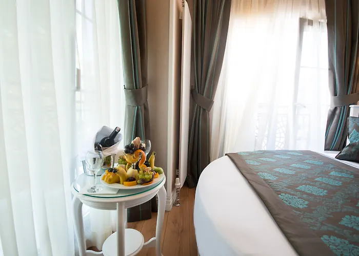 Antusa Palace & Отель