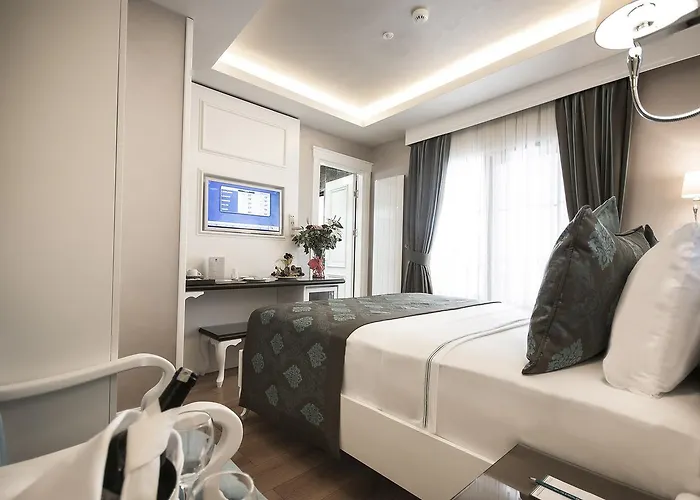 Отель Antusa Palace & 4*