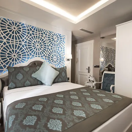 Antusa Palace & Ξενοδοχείο 4*