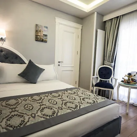 Antusa Palace & 4*